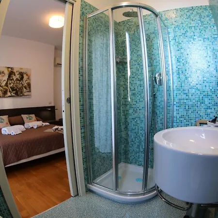 Albamares Bed & Breakfast 2*